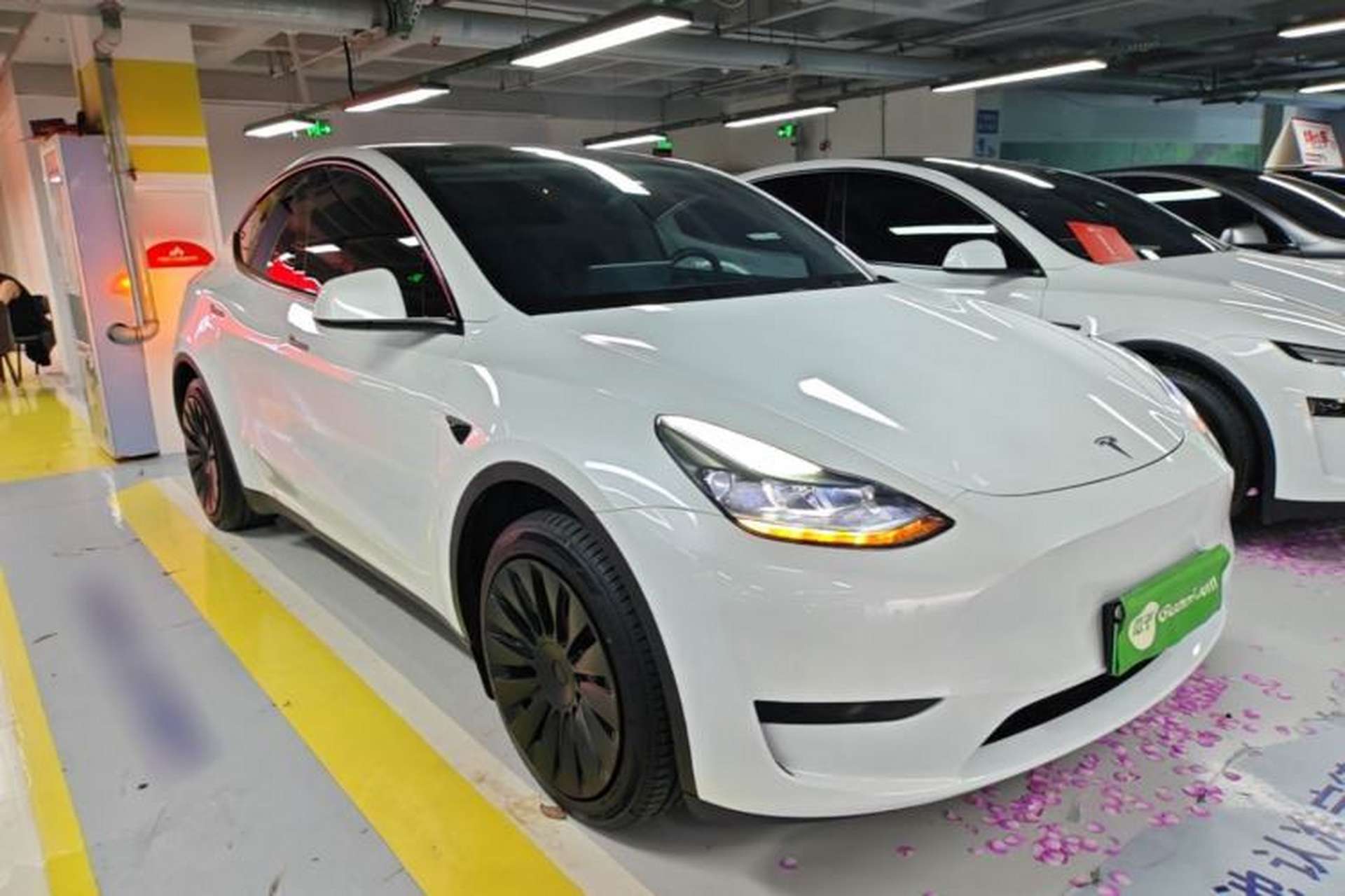 Used Tesla Model Y 2024 Rear-Wheel-Drive Version Front Right 45 Deg