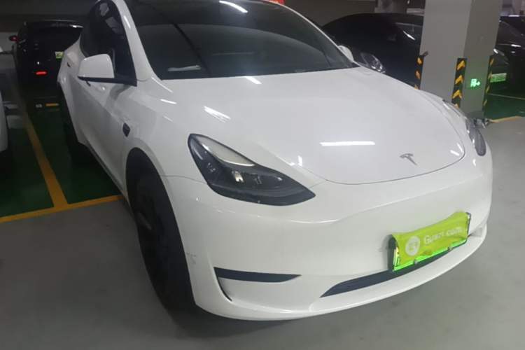 Used Tesla Model Y 2024 Rear-Wheel-Drive Version Front Right 45 Deg