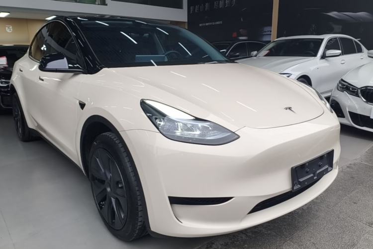 Used Tesla Model Y 2024 Rear-Wheel-Drive Version Front Right 45 Deg