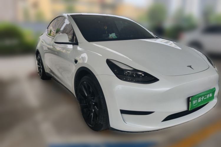Used Tesla Model Y 2024 Rear-Wheel-Drive Version Front Right 45 Deg