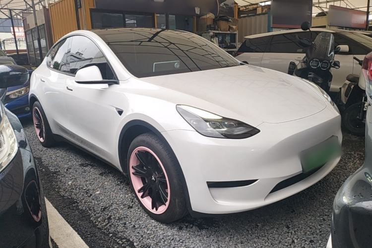 Used Tesla Model Y 2024 Rear-Wheel-Drive Version Front Right 45 Deg