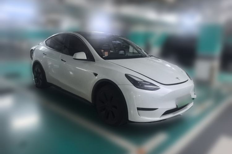 Used Tesla Model Y 2024 Rear-Wheel-Drive Version Front Right 45 Deg