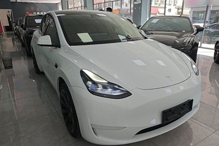 Used Tesla Model Y 2024 Rear-Wheel-Drive Version Front Right 45 Deg