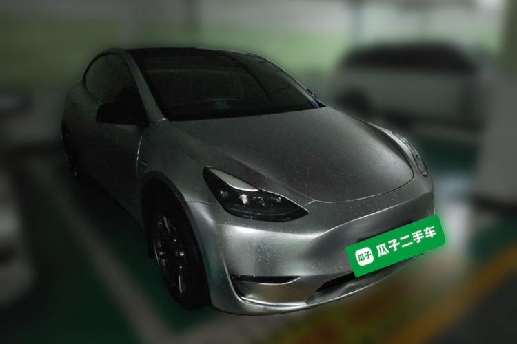 Used Tesla Model Y 2024 Long-Range All-Wheel-Drive Version Front Right 45 Deg