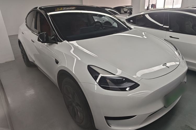 Used Tesla Model Y 2024 Rear-Wheel-Drive Version Front Right 45 Deg