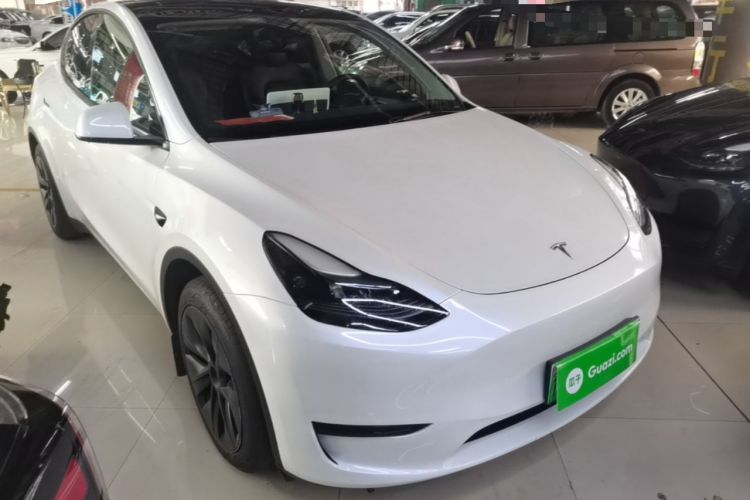 Used Tesla Model Y 2024 Rear-Wheel-Drive Version Front Right 45 Deg