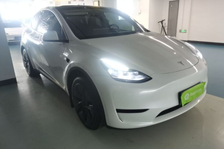 Used Tesla Model Y 2024 Rear-Wheel-Drive Version Front Right 45 Deg