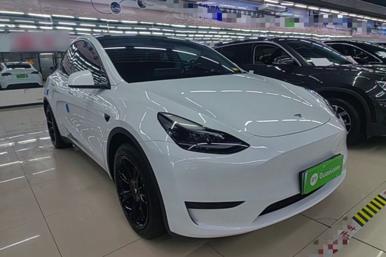 Used Tesla Model Y 2024 Rear-Wheel-Drive Version Front Right 45 Deg
