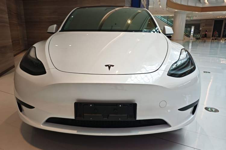 Used Tesla Model Y 2024 Rear-Wheel-Drive Version Front