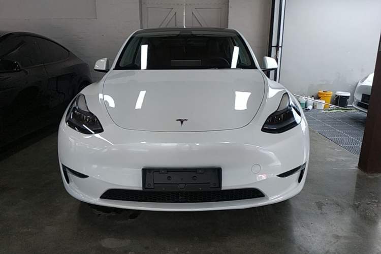 Used Tesla Model Y 2024 Long-Range All-Wheel-Drive Version Front