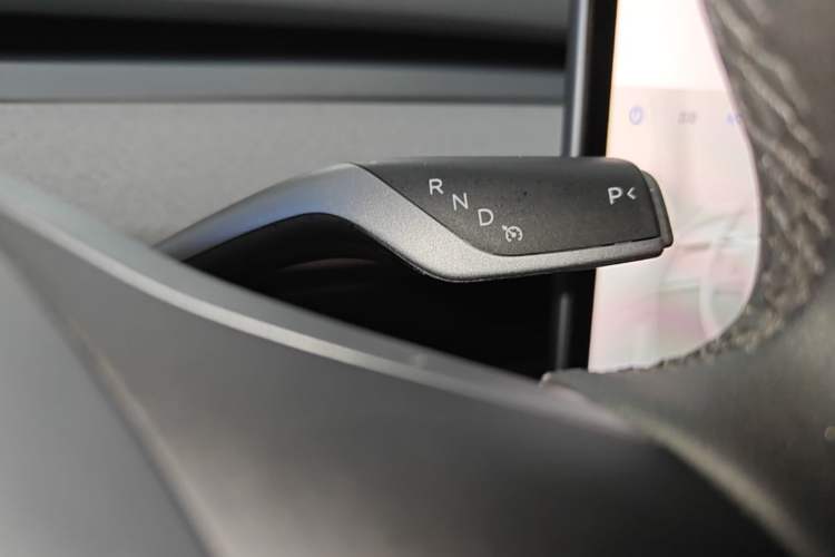 Used Tesla Model Y 2024 Long-Range All-Wheel-Drive Version Gear Lever
