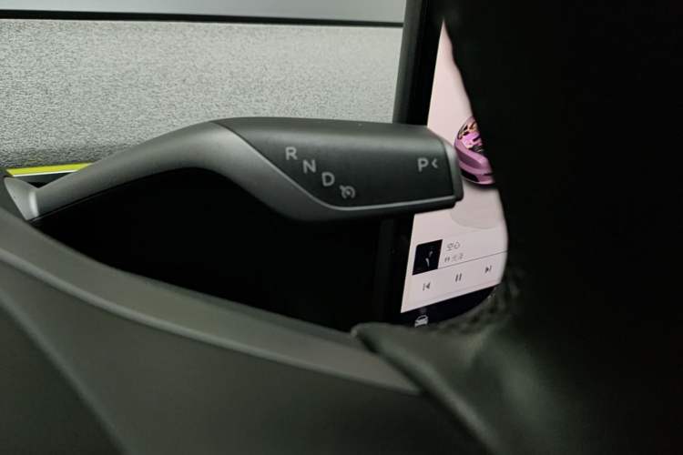Used Tesla Model Y 2024 Rear-Wheel-Drive Version Gear Lever