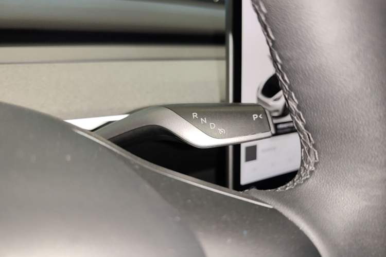 Used Tesla Model Y 2024 Long-Range All-Wheel-Drive Version Gear Lever