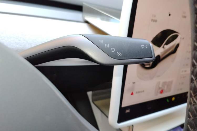 Used Tesla Model Y 2024 Long-Range All-Wheel-Drive Version Gear Lever