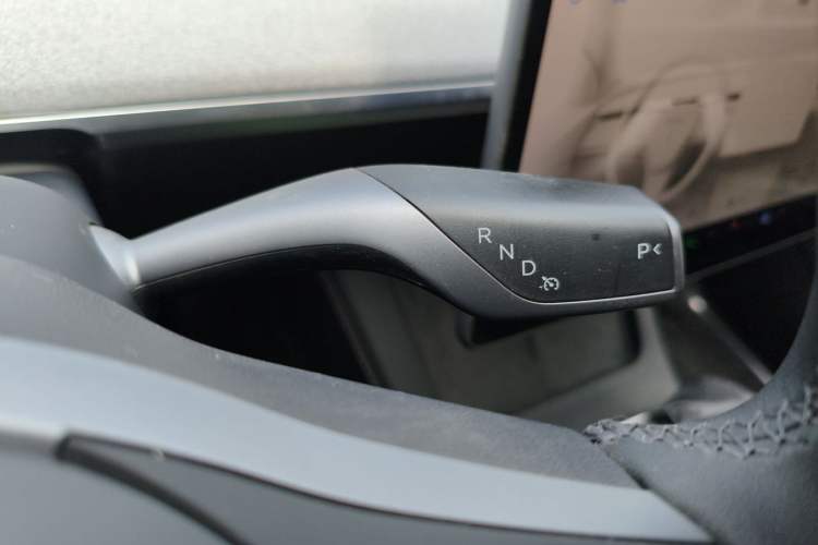 Used Tesla Model Y 2024 Long-Range All-Wheel-Drive Version Gear Lever