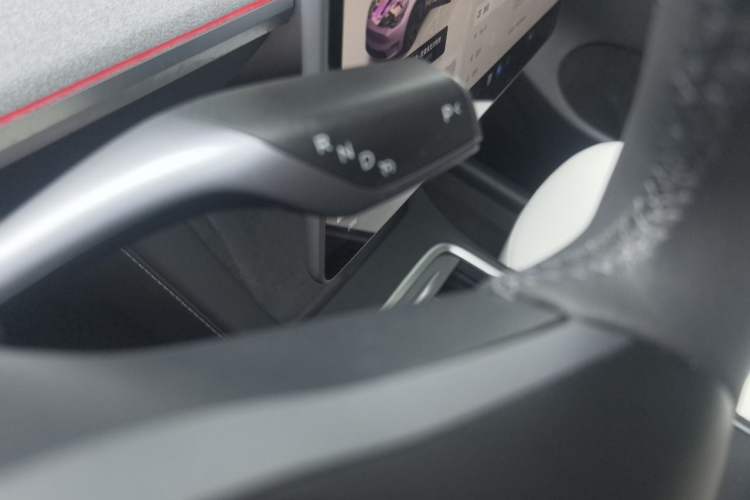 Used Tesla Model Y 2024 Long-Range All-Wheel-Drive Version Gear Lever