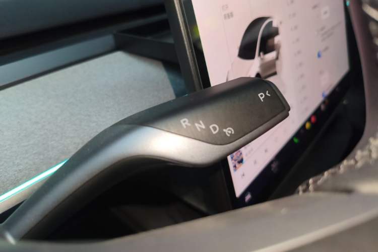 Used Tesla Model Y 2024 Long-Range All-Wheel-Drive Version Gear Lever