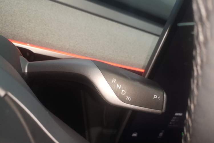 Used Tesla Model Y 2024 Long-Range All-Wheel-Drive Version Gear Lever