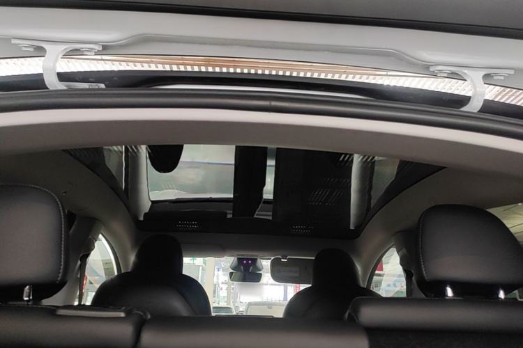 Used Tesla Model Y 2024 Rear-Wheel-Drive Version Headliner