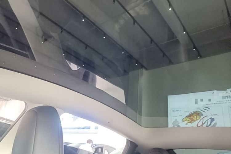 Used Tesla Model Y 2024 Rear-Wheel-Drive Version Headliner