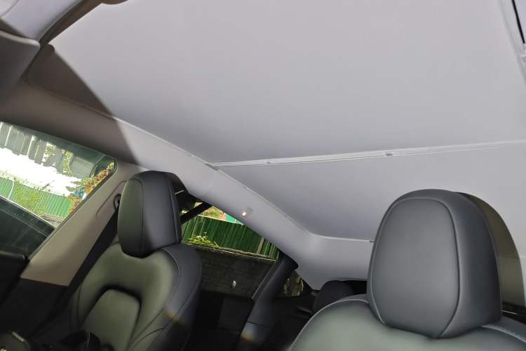 Used Tesla Model Y 2024 Rear-Wheel-Drive Version Headliner