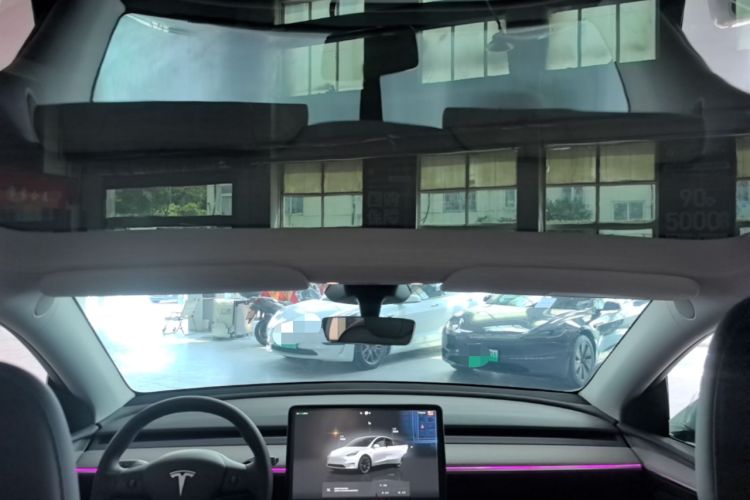 Used Tesla Model Y 2024 Long-Range All-Wheel-Drive Version Headliner
