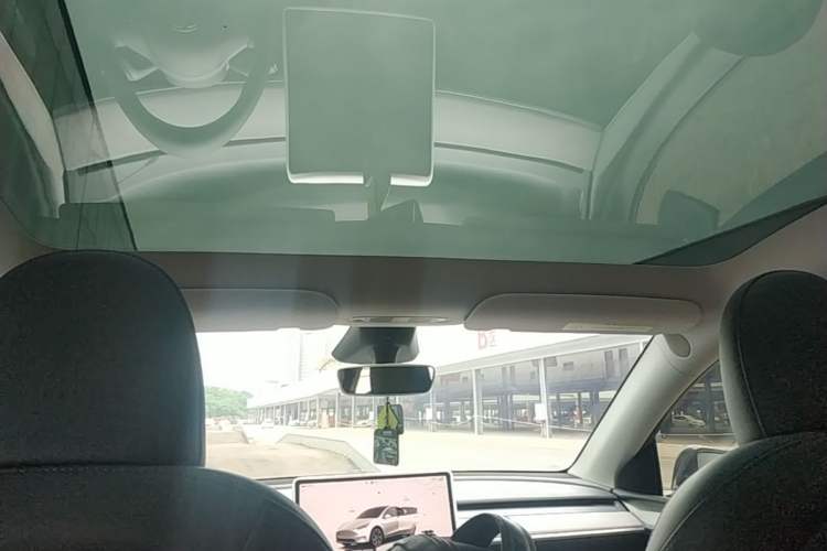 Used Tesla Model Y 2024 Rear-Wheel-Drive Version Headliner