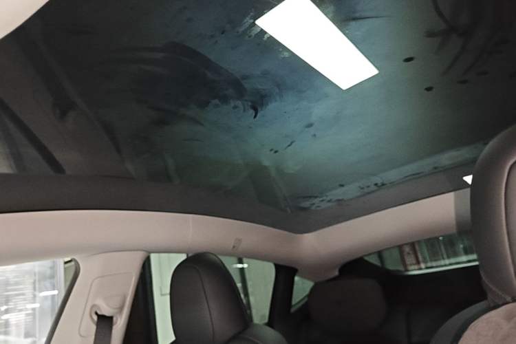 Used Tesla Model Y 2024 Rear-Wheel-Drive Version Headliner