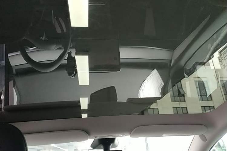 Used Tesla Model Y 2024 Rear-Wheel-Drive Version Headliner