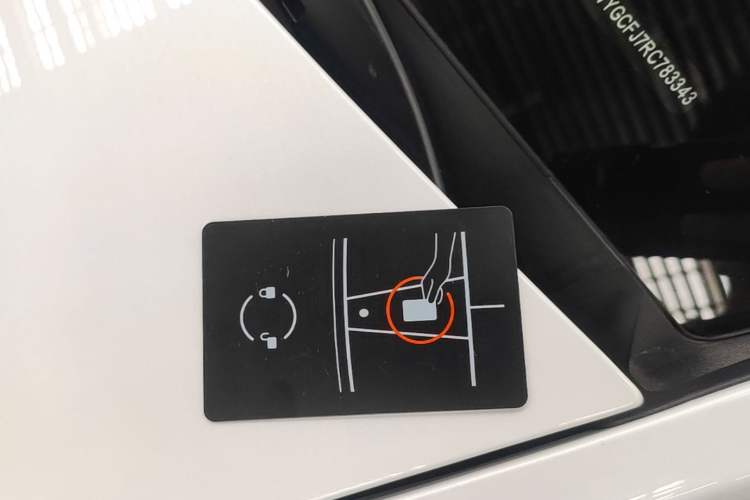 Used Tesla Model Y 2024 Rear-Wheel-Drive Version Interior 1