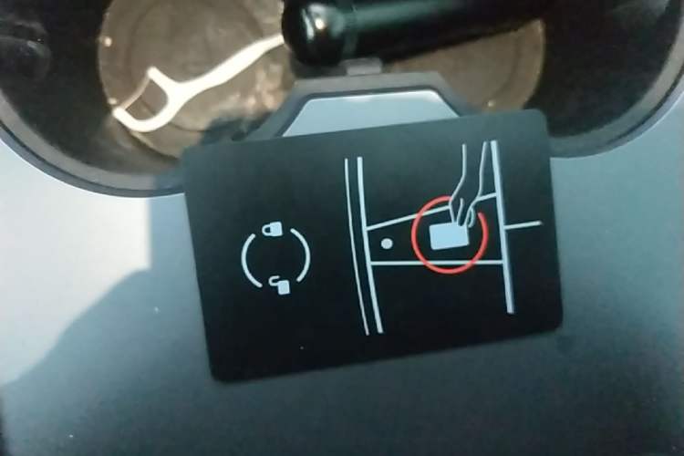 Used Tesla Model Y 2024 Rear-Wheel-Drive Version Interior 1