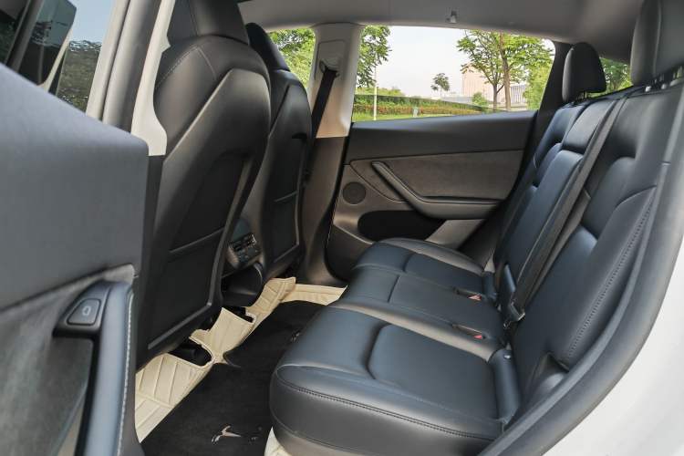 Used Tesla Model Y 2024 Rear-Wheel-Drive Version Interior 2