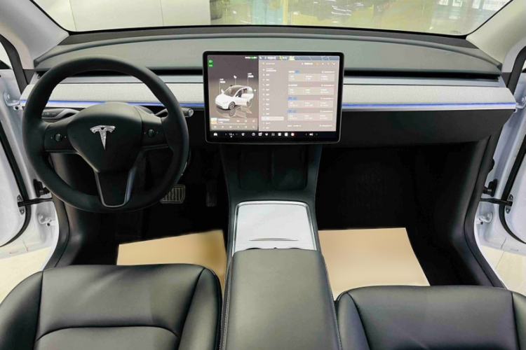 Used Tesla Model Y 2024 Rear-Wheel-Drive Version Interior 2