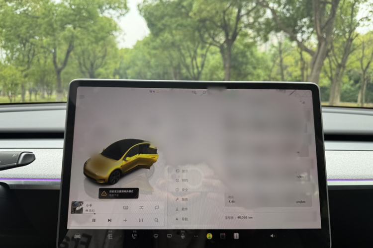 Used Tesla Model Y 2024 Rear-Wheel-Drive Version Interior 2
