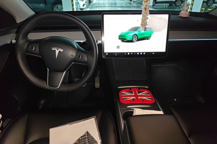 Used Tesla Model Y 2024 Rear-Wheel-Drive Version Interior 2