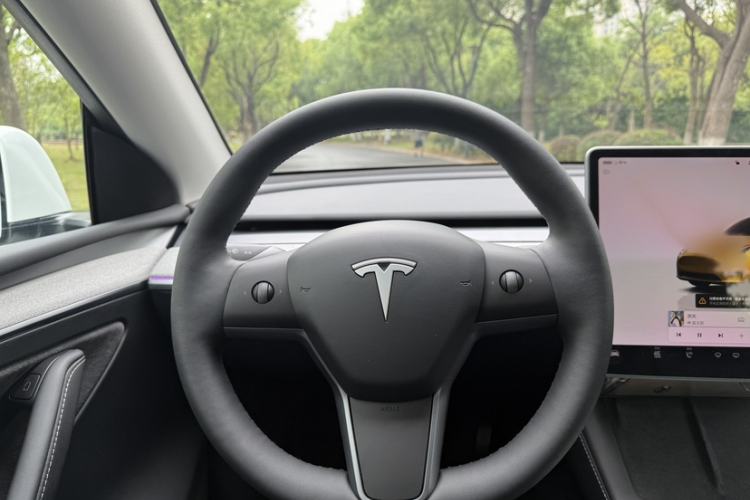 Used Tesla Model Y 2024 Rear-Wheel-Drive Version Interior 3