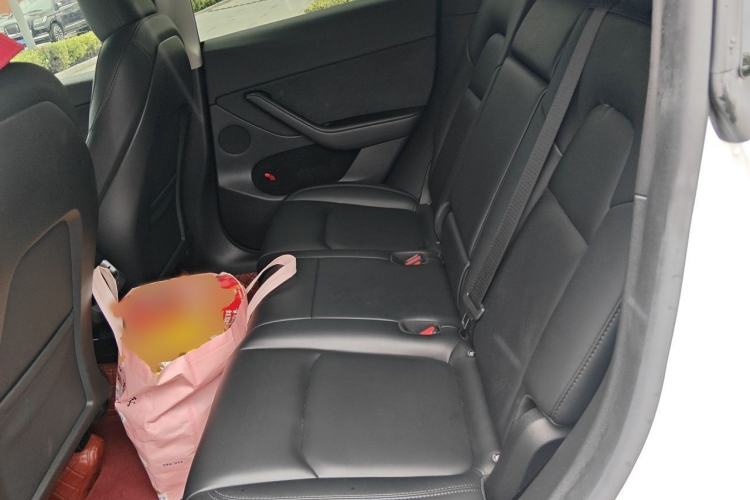 Used Tesla Model Y 2024 Rear-Wheel-Drive Version Interior 4