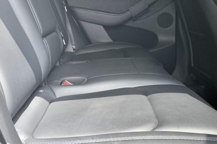 Used Tesla Model Y 2024 Rear-Wheel-Drive Version Interior 4