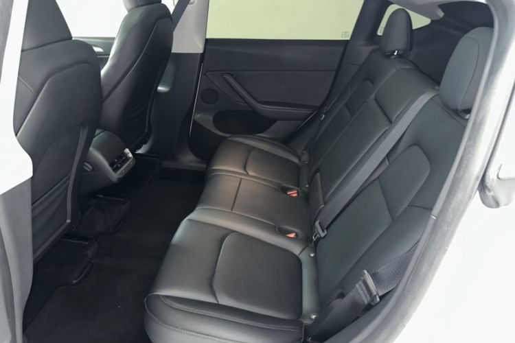 Used Tesla Model Y 2024 Rear-Wheel-Drive Version Interior 5
