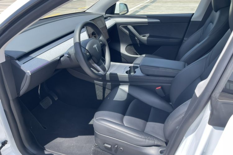 Used Tesla Model Y 2024 Rear-Wheel-Drive Version Interior 6