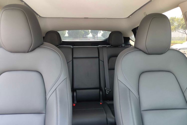 Used Tesla Model Y 2024 Rear-Wheel-Drive Version Interior 6