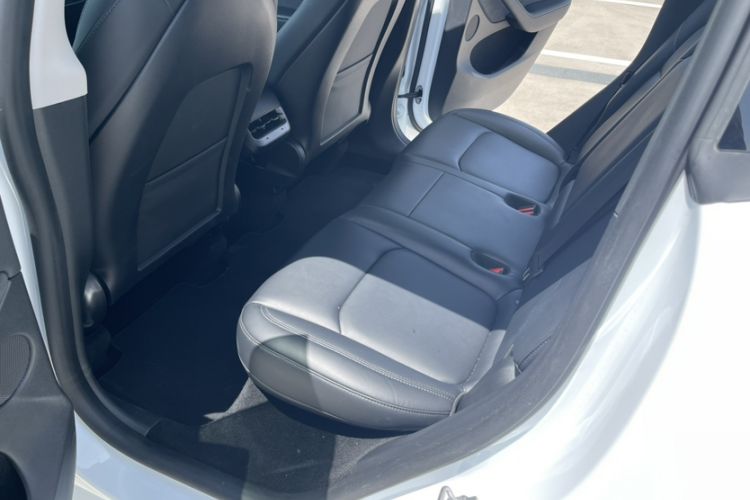 Used Tesla Model Y 2024 Rear-Wheel-Drive Version Interior 7