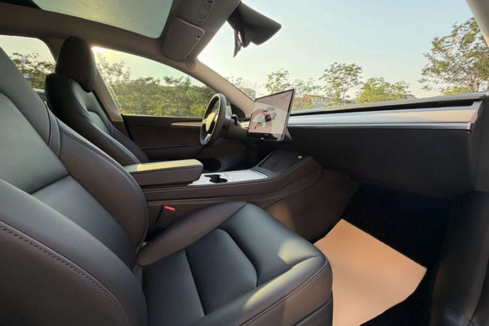Used Tesla Model Y 2024 Rear-Wheel-Drive Version Interior 8