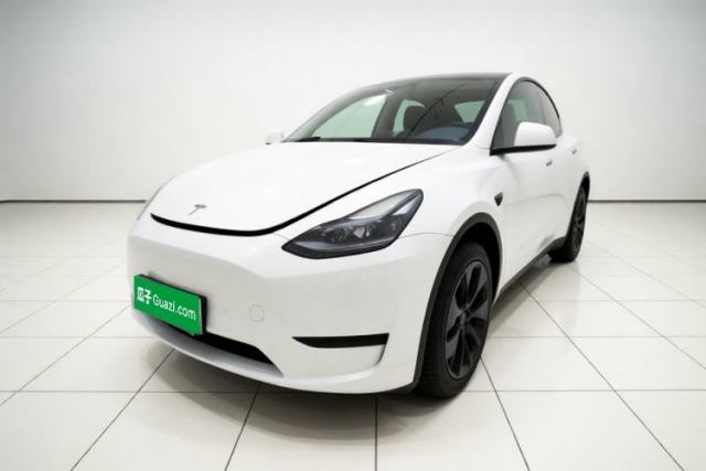 Tesla Model Y 2024 Rear-Wheel-Drive Version مستعملة