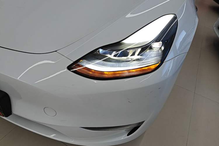 Used Tesla Model Y 2024 Long-Range All-Wheel-Drive Version Left Front Headlight