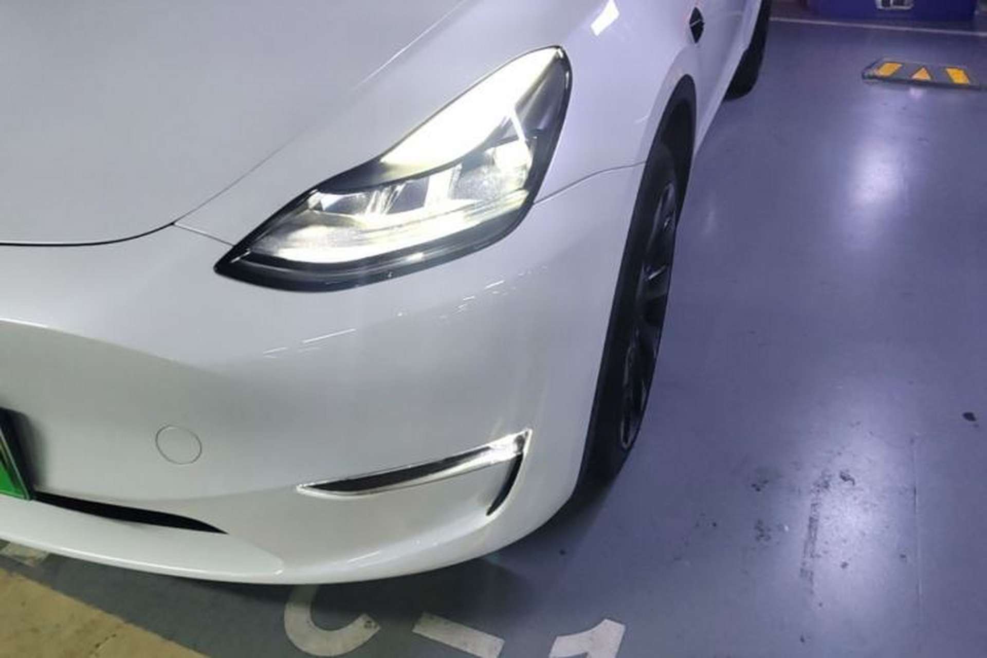 Used Tesla Model Y 2024 Long-Range All-Wheel-Drive Version Left Front Headlight