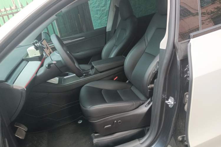 Used Tesla Model Y 2024 Rear-Wheel-Drive Version Left Front Seat
