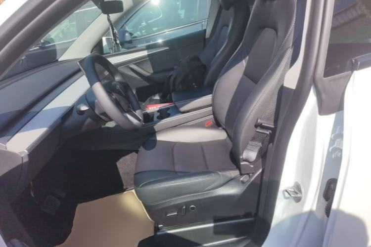 Used Tesla Model Y 2024 Rear-Wheel-Drive Version Left Front Seat