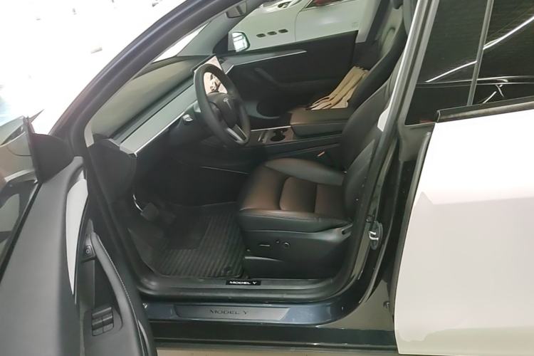 Used Tesla Model Y 2024 Rear-Wheel-Drive Version Left Front Seat