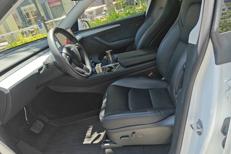 Used Tesla Model Y 2024 Rear-Wheel-Drive Version Left Front Seat